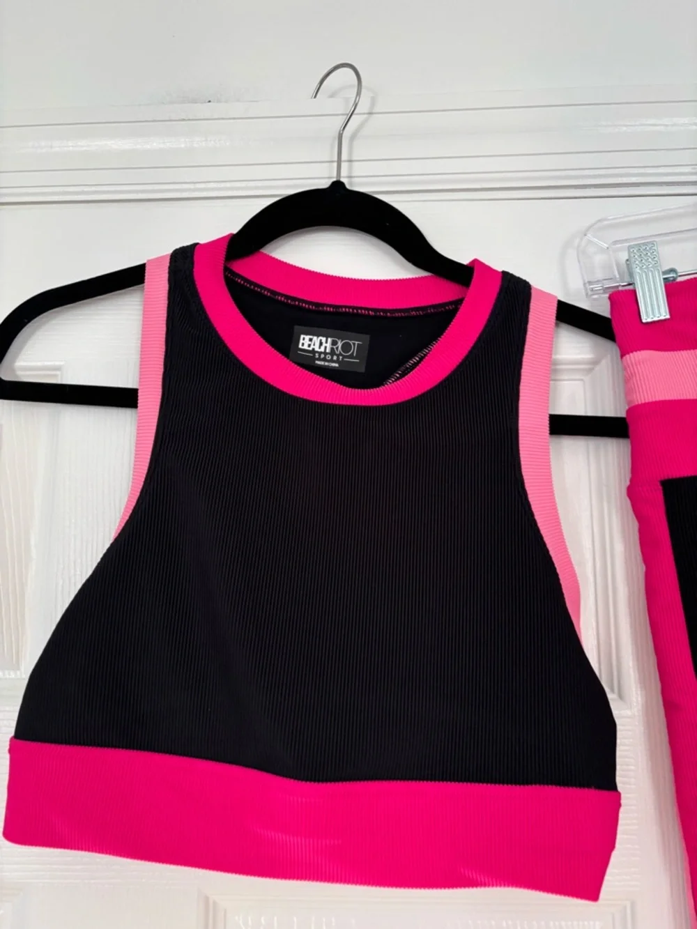Beach Riot Gwen Colorblock Active Set Pink Black Size M Sports Bra Leggings